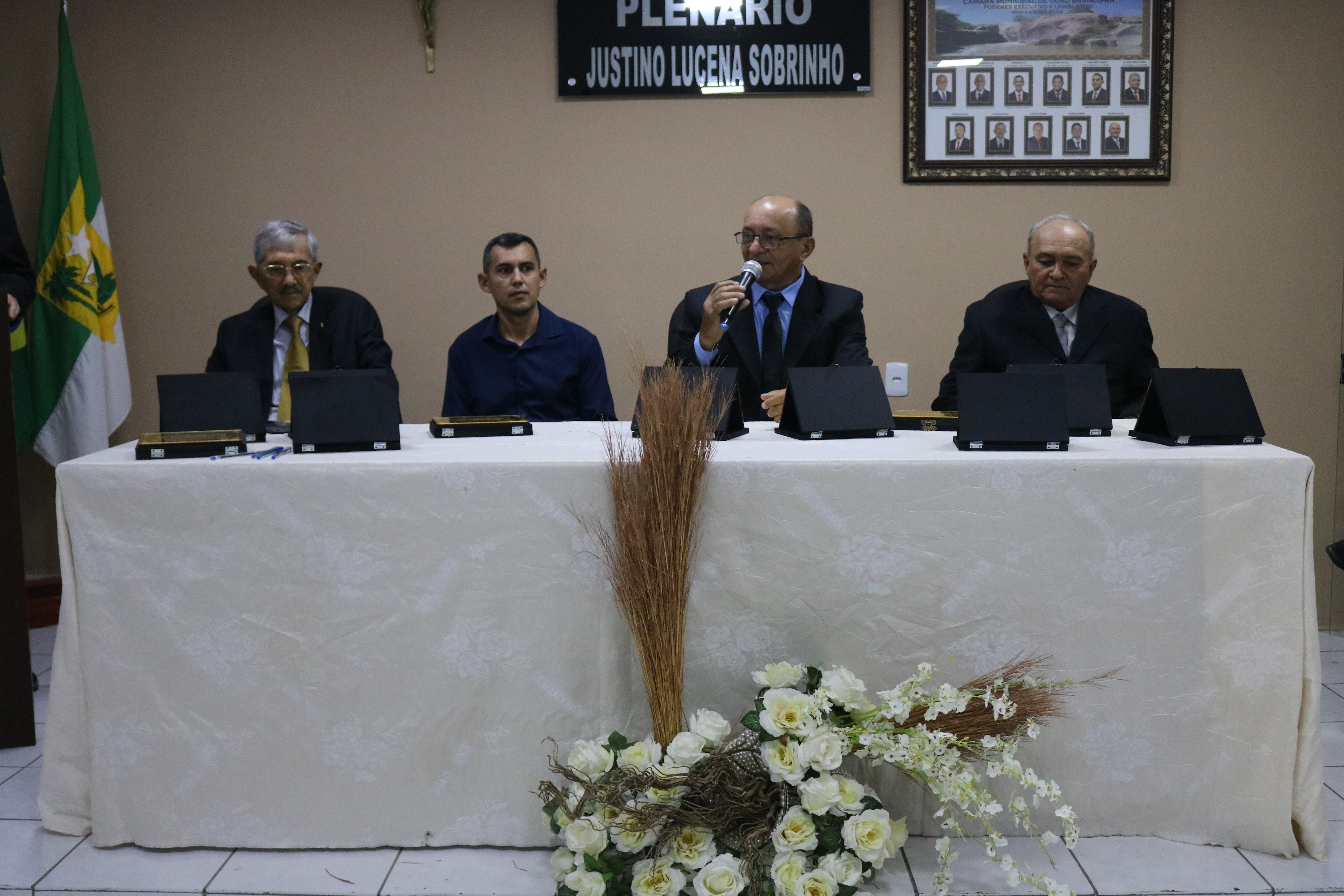 Câmara de vereadores realizou sessão solene de entrega de Títulos de Cidadão Honorário de Ouro Branco